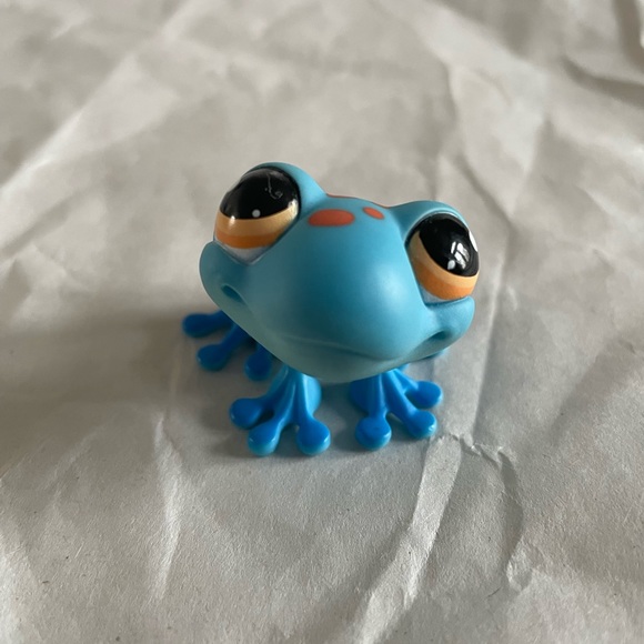 Littlest Pet Shop Blue frog with Red spots - Picture 2 of 4
